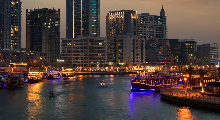 . Rove Dubai Marina 🌴🏨💰🎠: