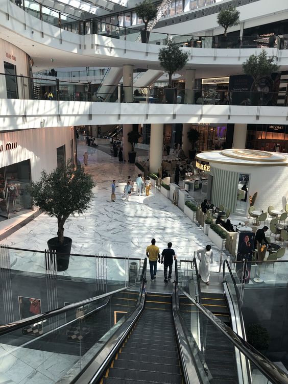 Fashion Avenue at Plaza Centre in Dubai